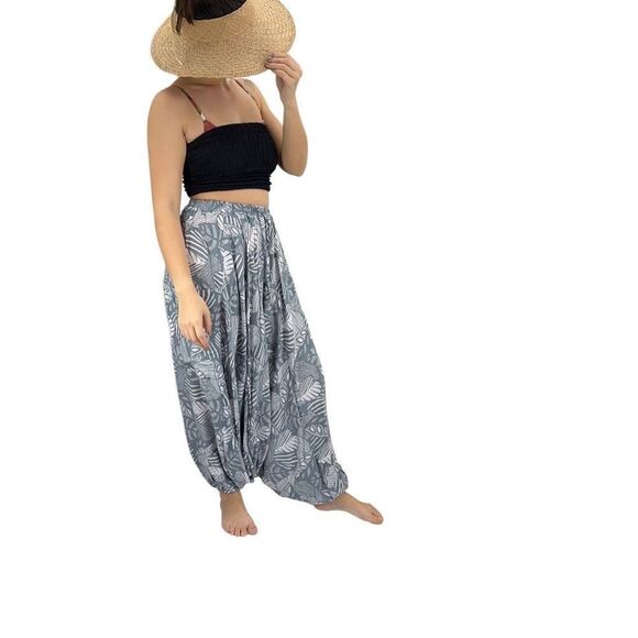 Apau ~ Gender Fluid Alladin Gypsy Pants Gray White Tropical Floral Leaf Design - Picture 7 of 16